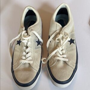 Men's Theowback Beige and Navy Suede Athletic Shoes